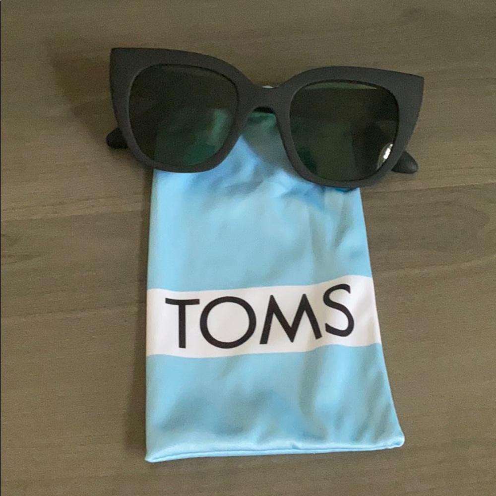 Tom’s Sunglasses